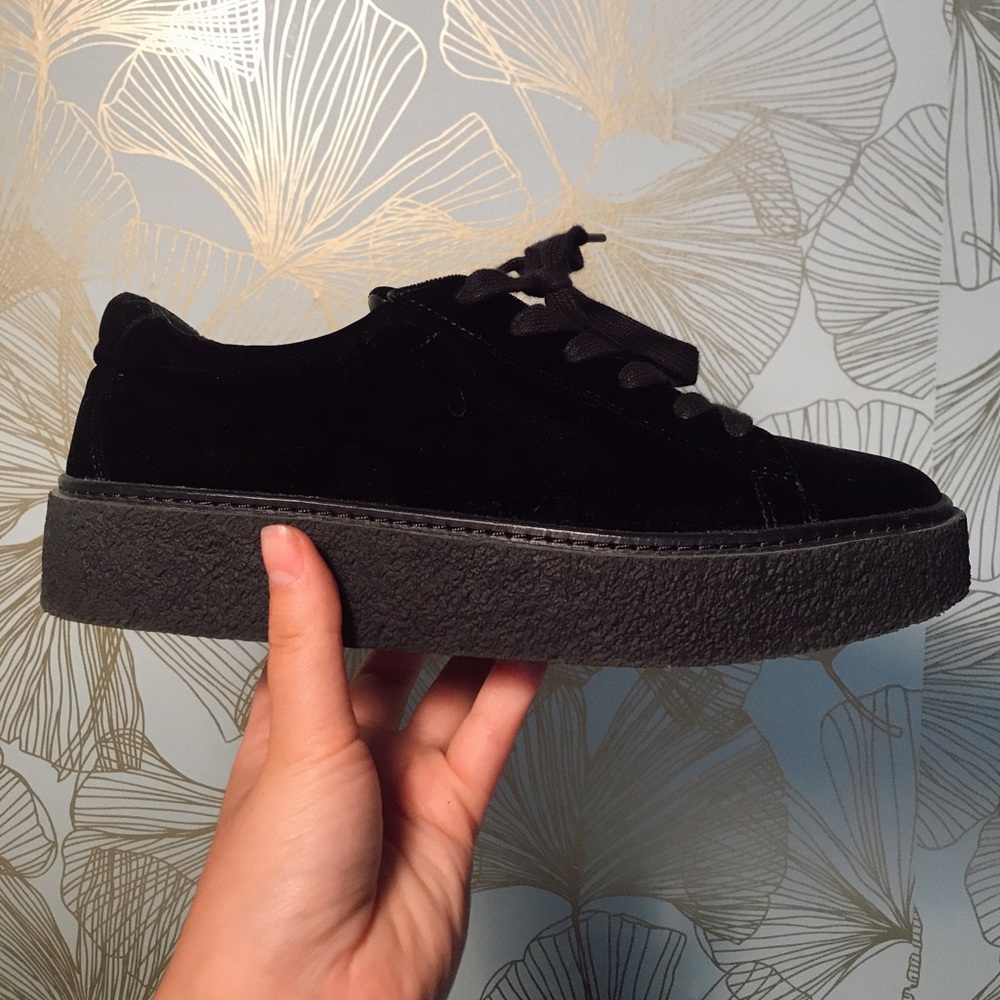 Vince “Neela” Sneakers
